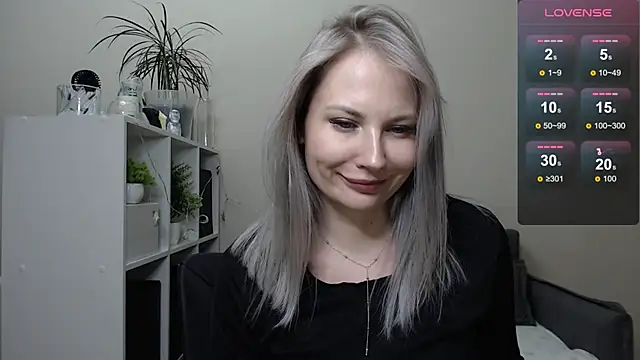 Snapshot of Sunny_bunny6 chatting on 12-16-24, 01:00 Sunny bunny6 online show from 12-16-24, 01:00