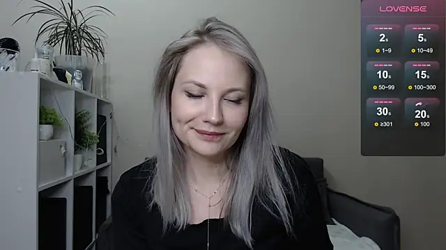 Snapshot of Sunny_bunny6 chatting on 12-16-24, 04:05 Sunny bunny6 online show from 12-16-24, 04:05