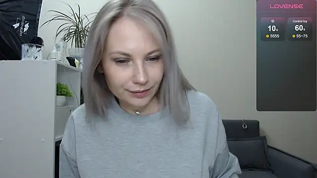 Snapshot of Sunny_bunny6 chatting on 12-18-24, 05:37 Sunny bunny6 online show from 12-18-24, 05:37