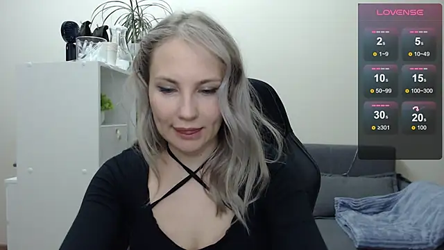 Snapshot of Sunny_bunny6 chatting on 01-11-25, 01:32 Sunny bunny6 online show from 01-11-25, 01:32