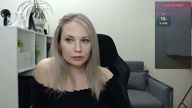 Snapshot of Sunny_bunny6 chatting on 01-14-25, 02:43 Sunny bunny6 online show from 01-14-25, 02:43