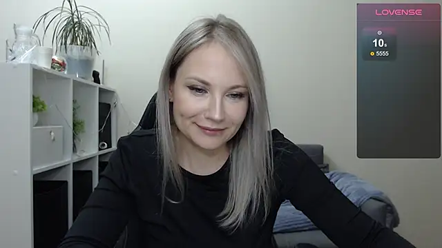 Snapshot of Sunny_bunny6 chatting on 01-18-25, 09:13 Sunny bunny6 online show from 01-18-25, 09:13