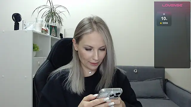 Snapshot of Sunny_bunny6 chatting on 01-22-25, 07:03 Sunny bunny6 online show from 01-22-25, 07:03