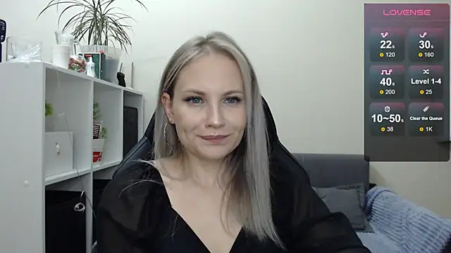 Snapshot of Sunny_bunny6 chatting on 01-30-25, 04:24 Sunny bunny6 online show from 01-30-25, 04:24