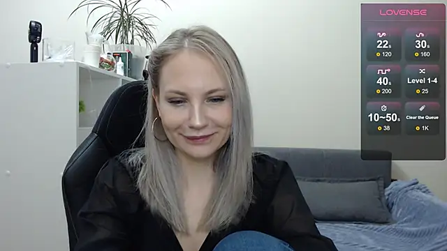 Snapshot of Sunny_bunny6 chatting on 01-31-25, 05:19 Sunny bunny6 online show from 01-31-25, 05:19