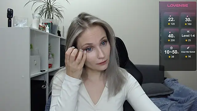 Snapshot of Sunny_bunny6 chatting on 02-01-25, 11:48 Sunny bunny6 online show from 02-01-25, 11:48