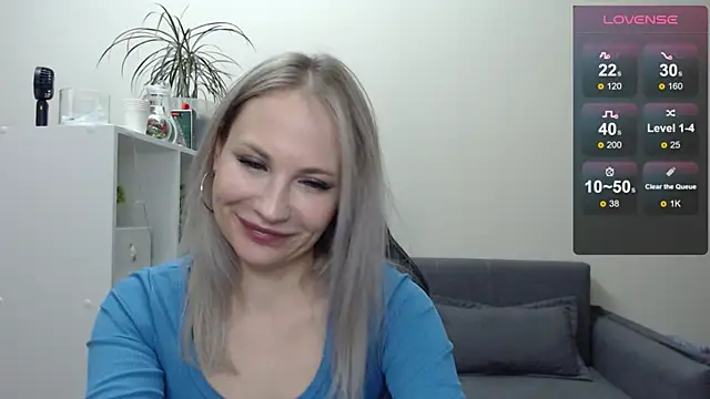 Snapshot of Sunny_bunny6 chatting on 02-10-25, 06:35 Sunny bunny6 online show from 02-10-25, 06:35