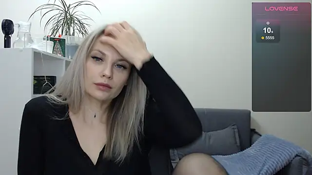 Snapshot of Sunny_bunny6 chatting on 02-13-25, 06:30 Sunny bunny6 online show from 02-13-25, 06:30