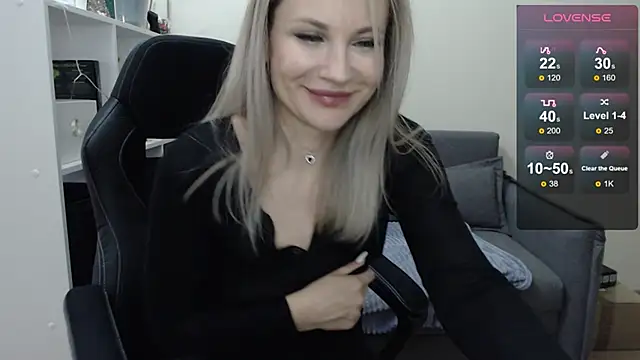 Snapshot of Sunny_bunny6 chatting on 02-13-25, 09:41 Sunny bunny6 online show from 02-13-25, 09:41