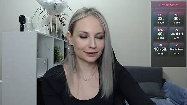 Snapshot of Sunny_bunny6 chatting on 02-16-25, 08:00 Sunny bunny6 online show from 02-16-25, 08:00