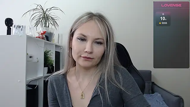 Snapshot of Sunny_bunny6 chatting on 03-03-25, 06:15 Sunny bunny6 online show from 03-03-25, 06:15