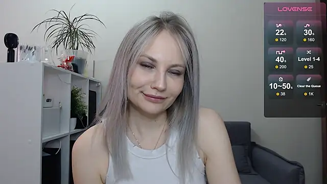 Snapshot of Sunny_bunny6 chatting on 03-05-25, 06:23 Sunny bunny6 online show from 03-05-25, 06:23