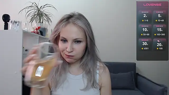 Snapshot of Sunny_bunny6 chatting on 03-05-25, 09:27 Sunny bunny6 online show from 03-05-25, 09:27