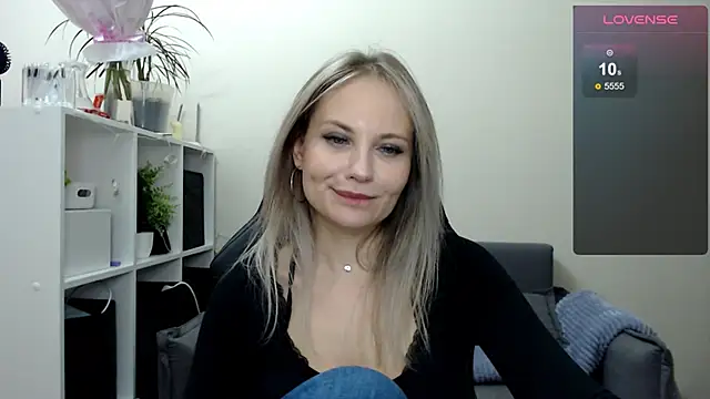 Snapshot of Sunny_bunny6 chatting on 03-13-25, 10:05 Sunny bunny6 online show from 03-13-25, 10:05