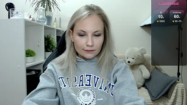 Snapshot of Sunny_bunny6 chatting on 09-11-25, 04:34 Sunny bunny6 online show from 09-11-25, 04:34