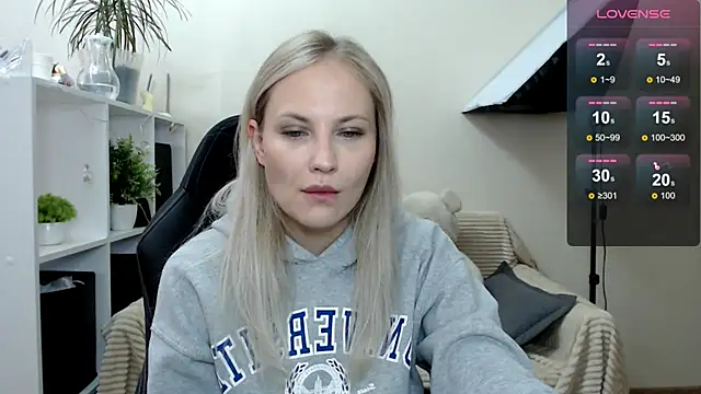 Snapshot of Sunny_bunny6 chatting on 09-12-25, 05:07 Sunny bunny6 online show from 09-12-25, 05:07