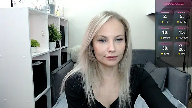 Snapshot of Sunny_bunny6 chatting on 09-19-25, 06:04 Sunny bunny6 online show from 09-19-25, 06:04