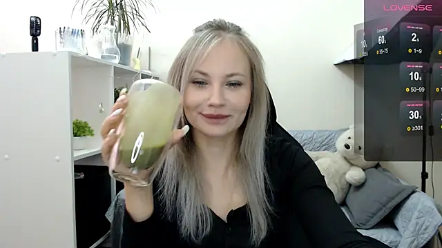 Snapshot of Sunny_bunny6 chatting on 09-30-25, 04:50 Sunny bunny6 online show from 09-30-25, 04:50