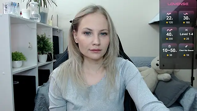 Snapshot of Sunny_bunny6 chatting on 10-08-25, 05:27 Sunny bunny6 online show from 10-08-25, 05:27