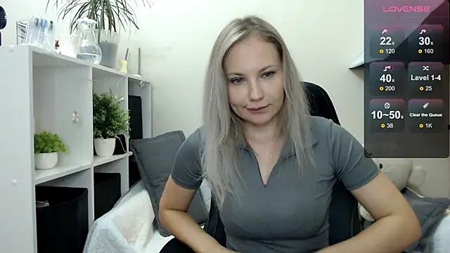 Snapshot of Sunny_bunny6 chatting on 10-10-25, 05:50 Sunny bunny6 online show from 10-10-25, 05:50