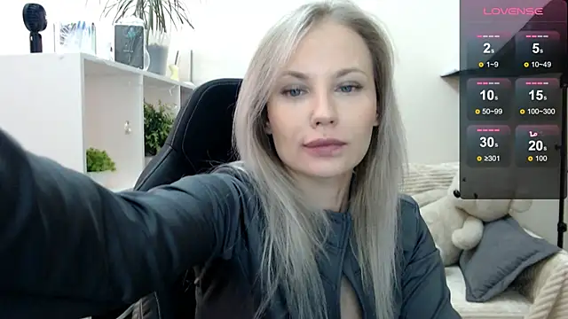 Snapshot of Sunny_bunny6 chatting on 10-27-25, 05:00 Sunny bunny6 online show from 10-27-25, 05:00