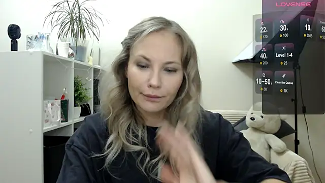 Snapshot of Sunny_bunny6 chatting on 11-26-25, 04:02 Sunny bunny6 online show from 11-26-25, 04:02