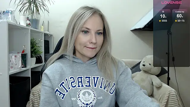 Snapshot of Sunny_bunny6 chatting on 11-27-25, 04:14 Sunny bunny6 online show from 11-27-25, 04:14