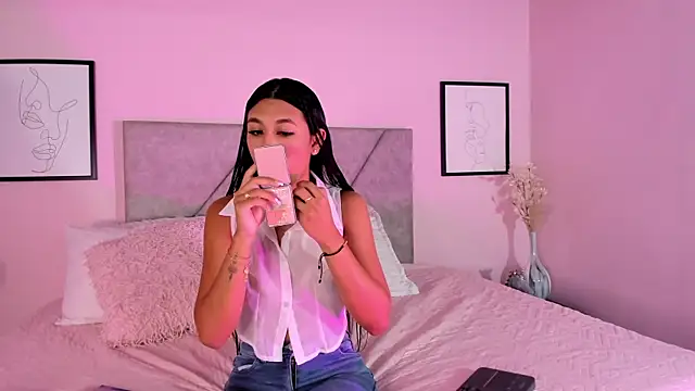 Emilyh  online show from 10-22-25, 10:37