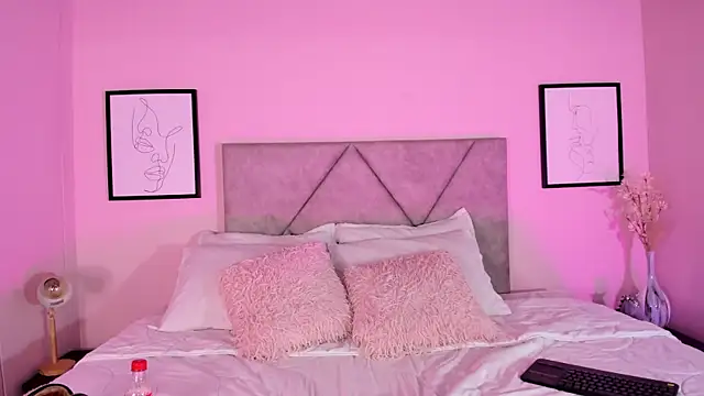 Emilyh  online show from 10-23-25, 10:36