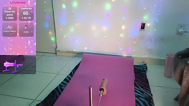 Snapshot of Lisacasandra chatting on 02-13-25, 01:29 Lisacasandra online show from 02-13-25, 01:29