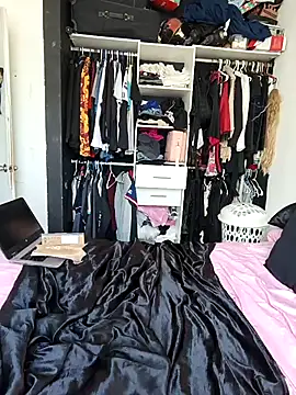 Snapshot of Lisacasandra chatting on 10-29-25, 02:19 Lisacasandra online show from 10-29-25, 02:19