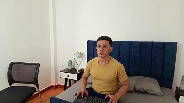 Andrewfalcon online show from 03-13-25, 07:06