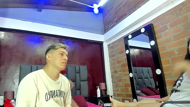 EmilyHot 1 online show from 12-13-24, 01:01