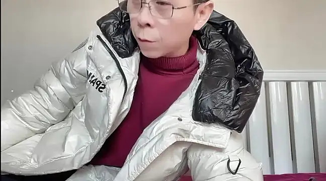 Snapshot of TGH521 chatting on 01-18-25, 02:36 TGH521 online show from 01-18-25, 02:36