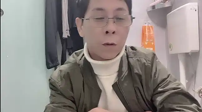 Snapshot of TGH521 chatting on 01-22-25, 05:59 TGH521 online show from 01-22-25, 05:59