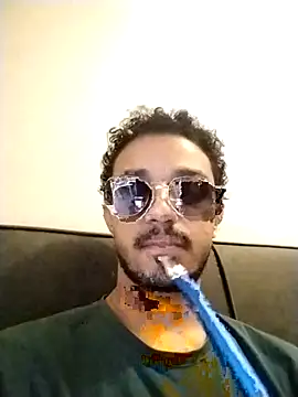 Snapshot of bontoo5 chatting on 11-11-25, 02:28 bontoo5 online show from 11-11-25, 02:28