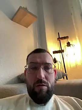 Snapshot of _Haptic_ chatting on 01-10-25, 08:07 Haptic online show from 01-10-25, 08:07