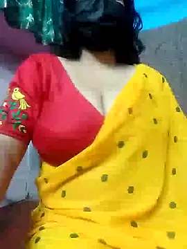 Snapshot of BERRY_00 chatting on 02-03-25, 10:03 BERRY 00 online show from 02-03-25, 10:03