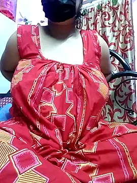Snapshot of BERRY_00 chatting on 03-05-25, 04:57 BERRY 00 online show from 03-05-25, 04:57