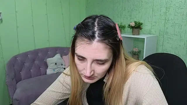 Snapshot of Nika_Kitten chatting on 12-18-25, 10:43 Nika Kitten online show from 12-18-25, 10:43