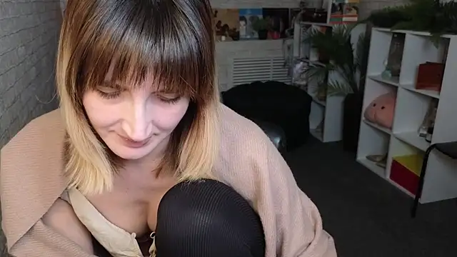 Snapshot of Nika_Kitten chatting on 02-19-26, 10:00 Nika Kitten online show from 02-19-26, 10:00