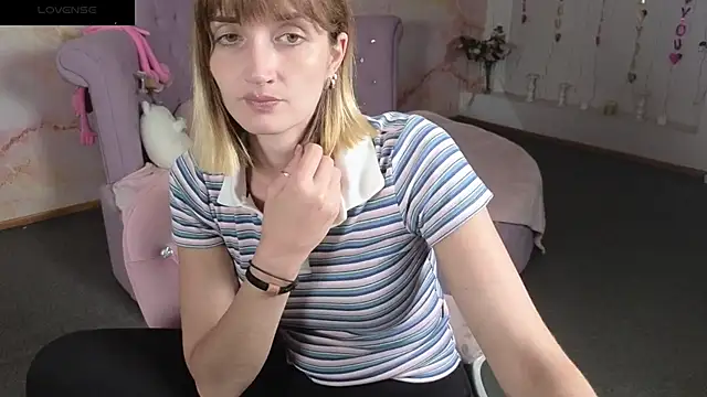 Snapshot of Nika_Kitten chatting on 06-04-26, 06:30 Nika Kitten online show from 06-04-26, 06:30