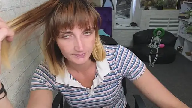Snapshot of Nika_Kitten chatting on 06-08-26, 06:25 Nika Kitten online show from 06-08-26, 06:25
