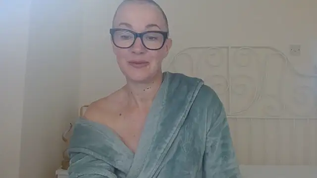 Snapshot of ELEGANT-ARIA36 chatting on 06-11-26, 07:28 ELEGANT-ARIA36 online show from 06-11-26, 07:28