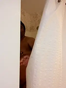 Snapshot of Brickstash chatting on 11-07-25, 12:49 Brickstash online show from 11-07-25, 12:49