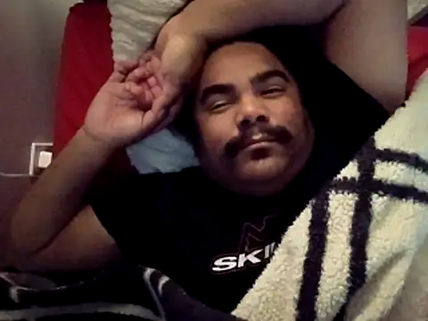 Snapshot of Brickstash chatting on 11-09-25, 01:53 Brickstash online show from 11-09-25, 01:53