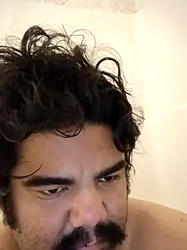 Snapshot of Brickstash chatting on 12-04-25, 01:31 Brickstash online show from 12-04-25, 01:31