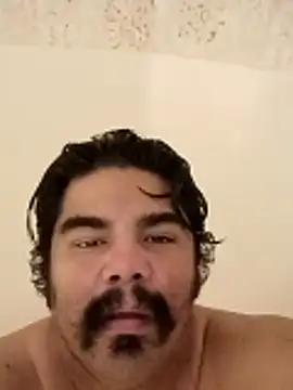 Snapshot of Brickstash chatting on 12-20-25, 03:24 Brickstash online show from 12-20-25, 03:24