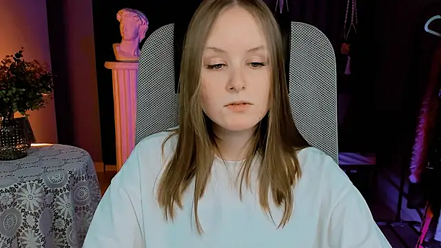 Snapshot of VivienLeeigh chatting on 01-10-25, 04:20 VivienLeeigh online show from 01-10-25, 04:20