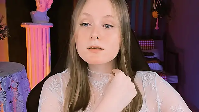 Snapshot of VivienLeeigh chatting on 02-05-25, 04:14 VivienLeeigh online show from 02-05-25, 04:14